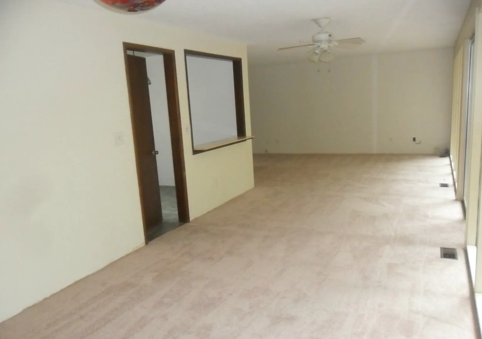 Spacious 4-Bed Tri-Level with 4-Car Garage Walk to Elementary, Middle & High School — Photo 4