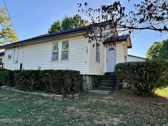 2nd image of 701 Jefferson Ave