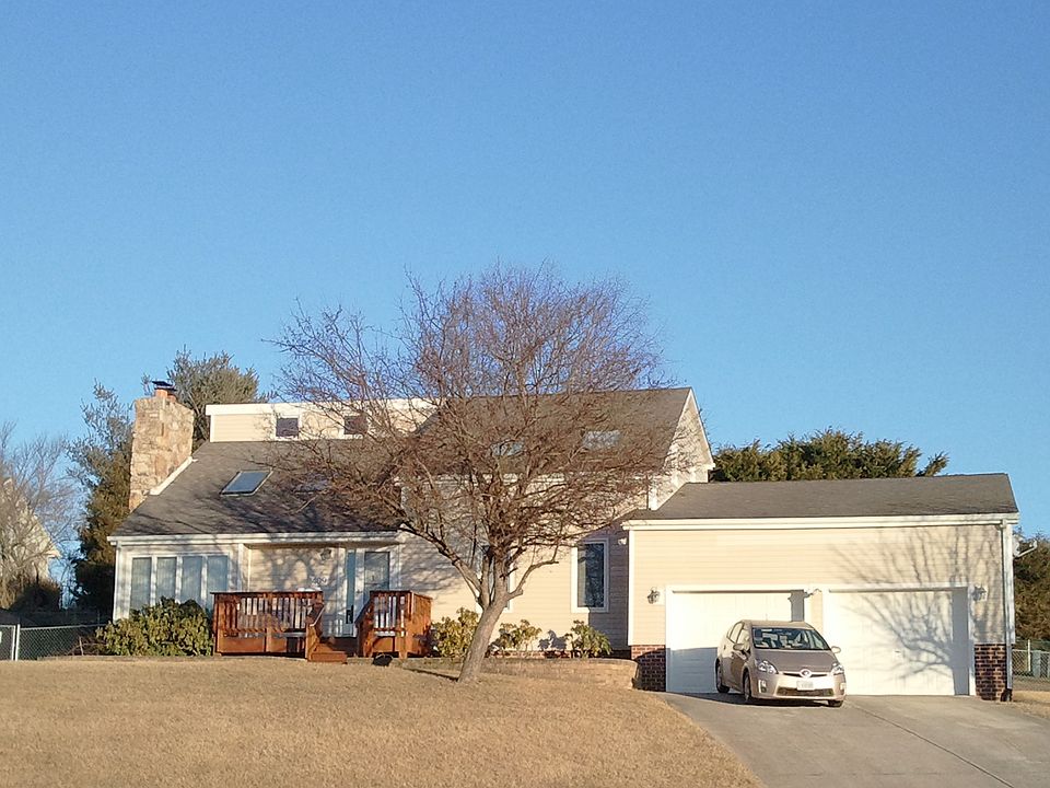 1st image of 1409 Briarwood Dr