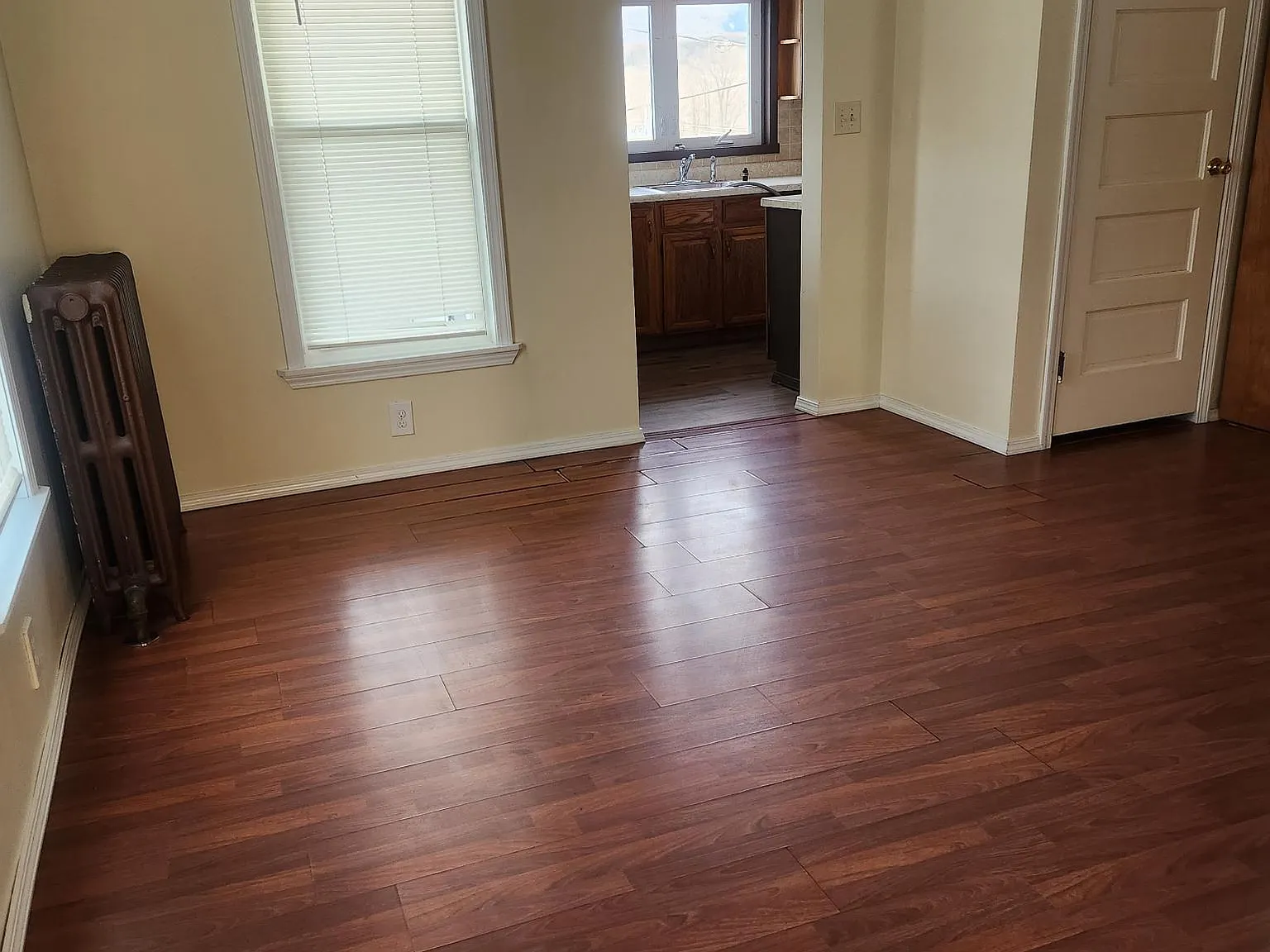 3 bed, 1.5 bath, 1785 sqft, $950 — Photo 4