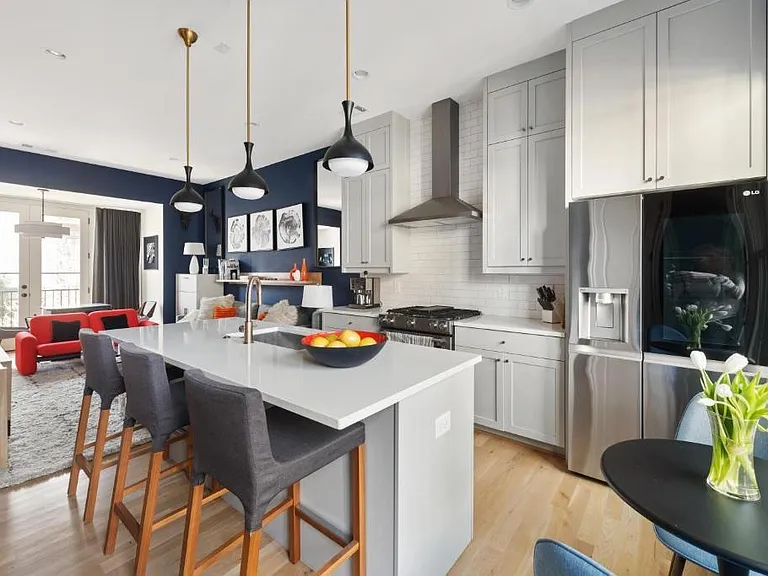 691 Fraser St SE — Photo 33