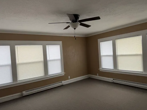 1502 1/2 W Locust St, Davenport, IA 52804
