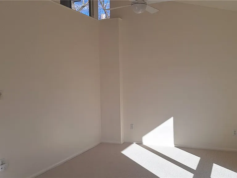 90 E Woodland Rd — Photo 31