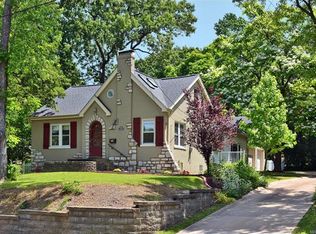 810 Edgar Rd, Saint Louis, MO 63119