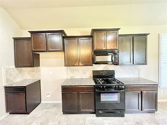 5th image of 9715 Dry Creek Ct