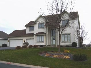 8549 Upland Ln N, Maple Grove, MN 55311