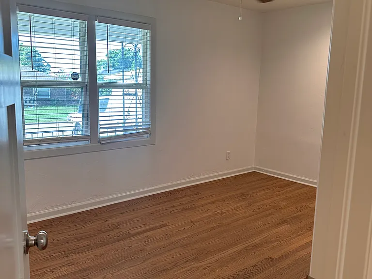 708 NW 51st St — Photo 10