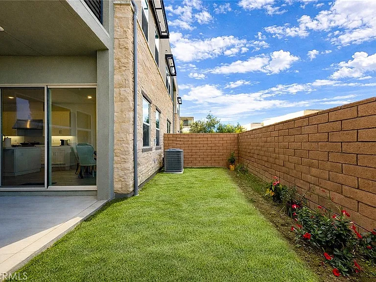 885 Poppy Ct — Photo 42
