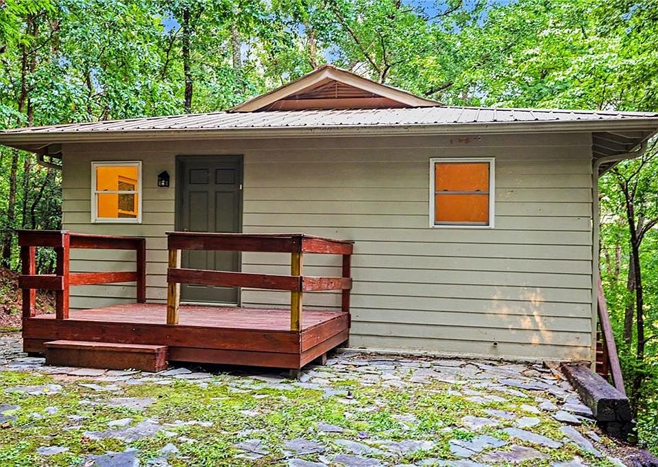 1st image of 784 Beaver Lake Dr