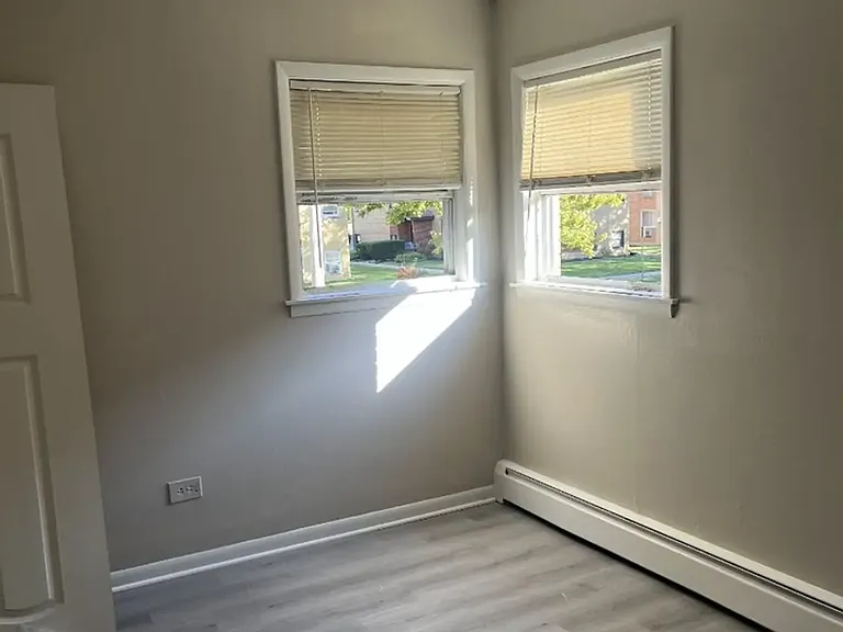 14608 Keystone Ave — Photo 4