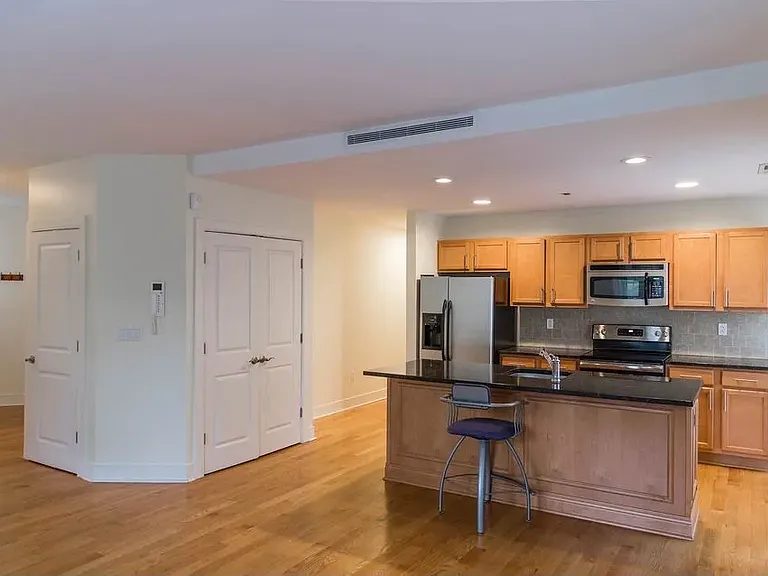 4300 Spruce St — Photo 1