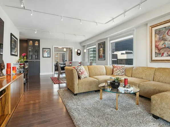 303 East 57th Street 14G image 2 of 24