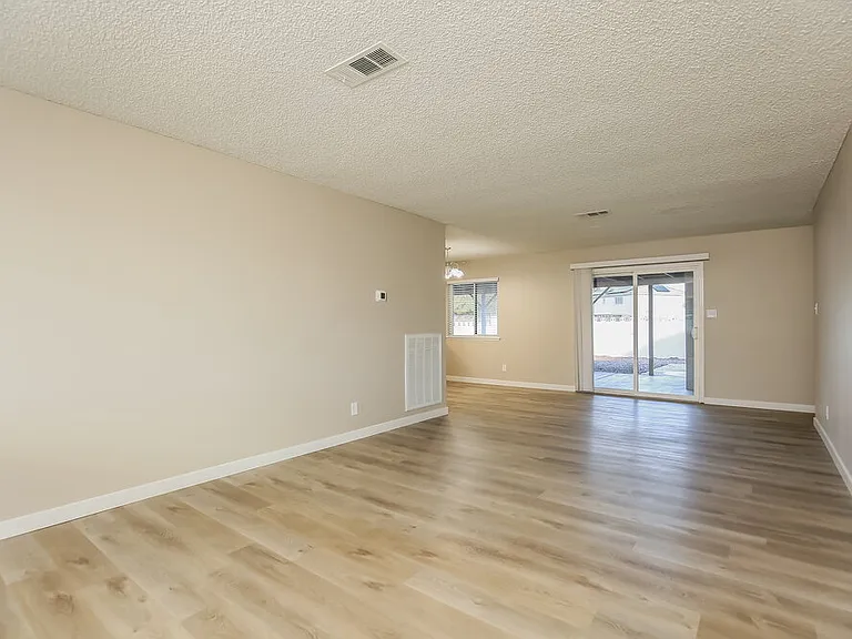 8240 Stapleton Ave — Photo 5
