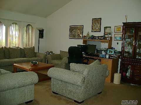 2nd image of 748 Hastings St