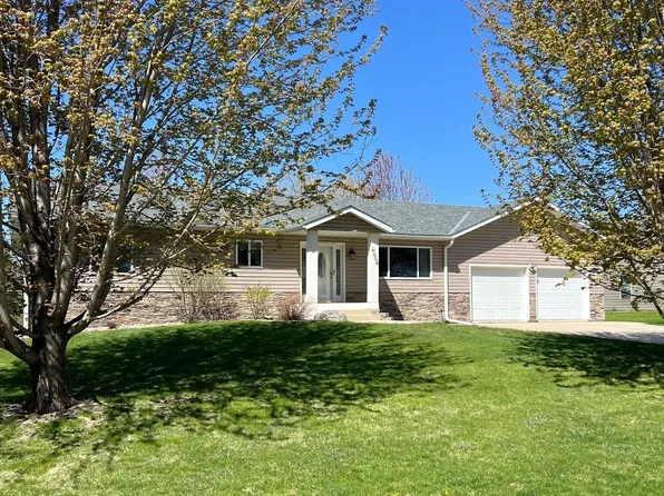 4806 22nd St NE, Willmar, MN 56201