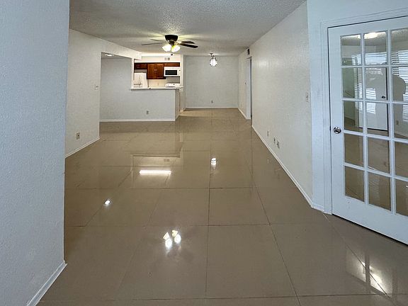 4th image of 2946 S University Dr APT 7108