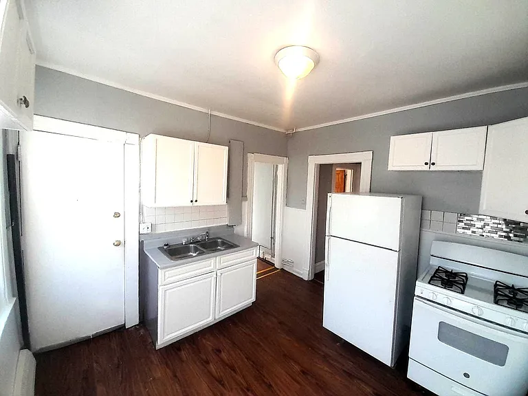 205 Jefferson St #2 — Photo 5