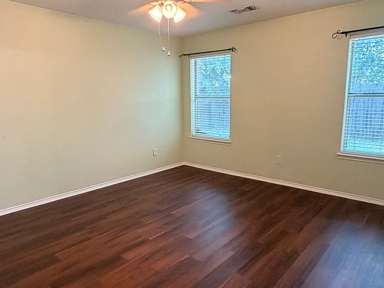 3207 Scenic Glen Dr — Photo 24