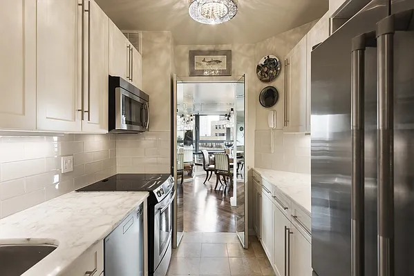 Sold by Nest Seekers International | media 4