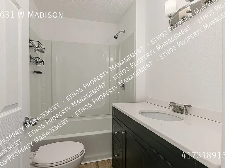 2631 W Madison St — Photo 9