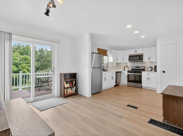 33 Darin Rd