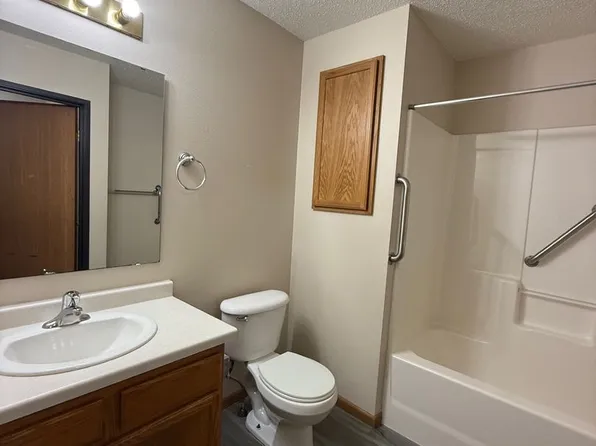 Kayleigh Jo, 3740 7th St S #102, Moorhead, MN 56560