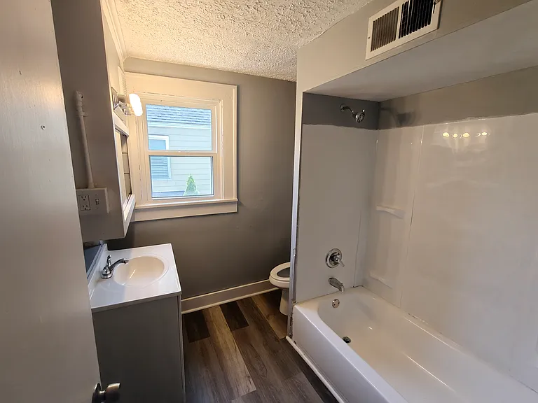 730 Carlysle St #2 — Photo 5