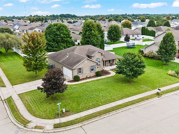 3rd image of 1111 Arbor Ln