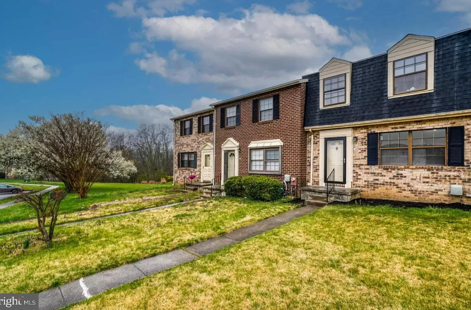 3 bed, 2.5 bath, 1860 sqft, $2,650 — Photo 3
