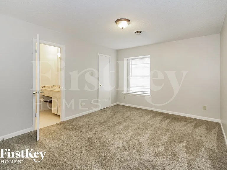 6861 Valley Park Dr — Photo 9