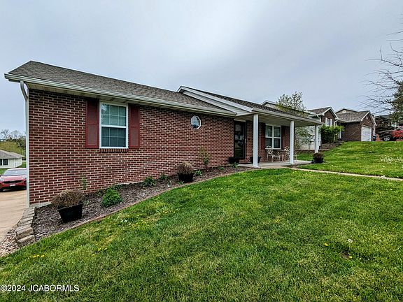 4th image of 3831 Buckingham Park