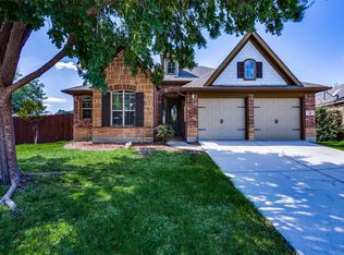 701 Partridge Dr, Aubrey, TX 76227