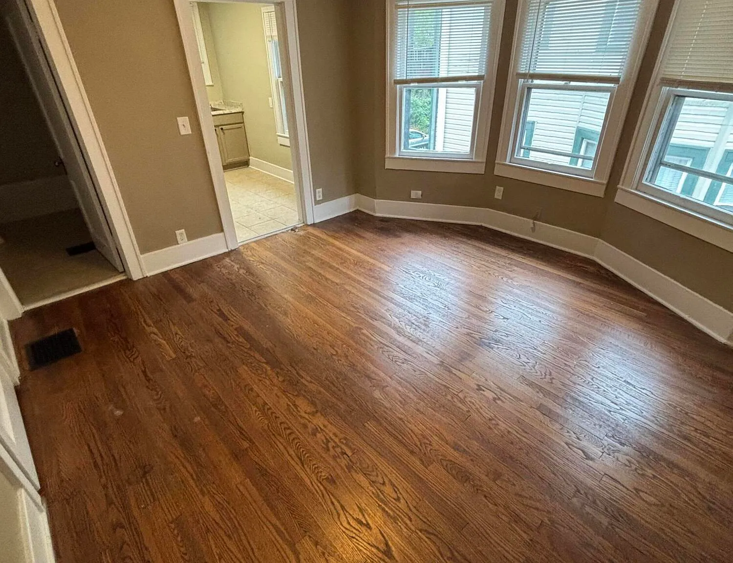 1 bed, 1.0 bath, 600 sqft, $895 — Photo 3