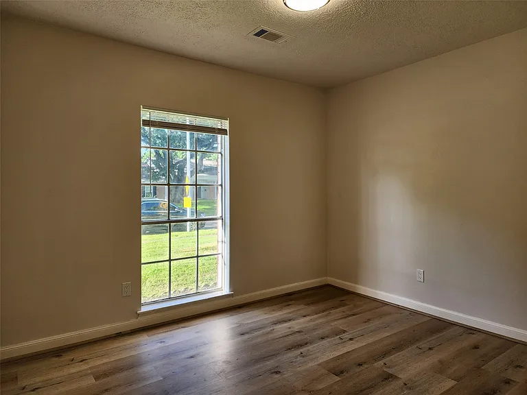 8531 Hiawatha Dr — Photo 11