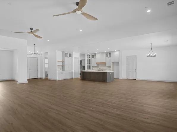 10219 Fox Borough Dr, Oakdale, CA 95361