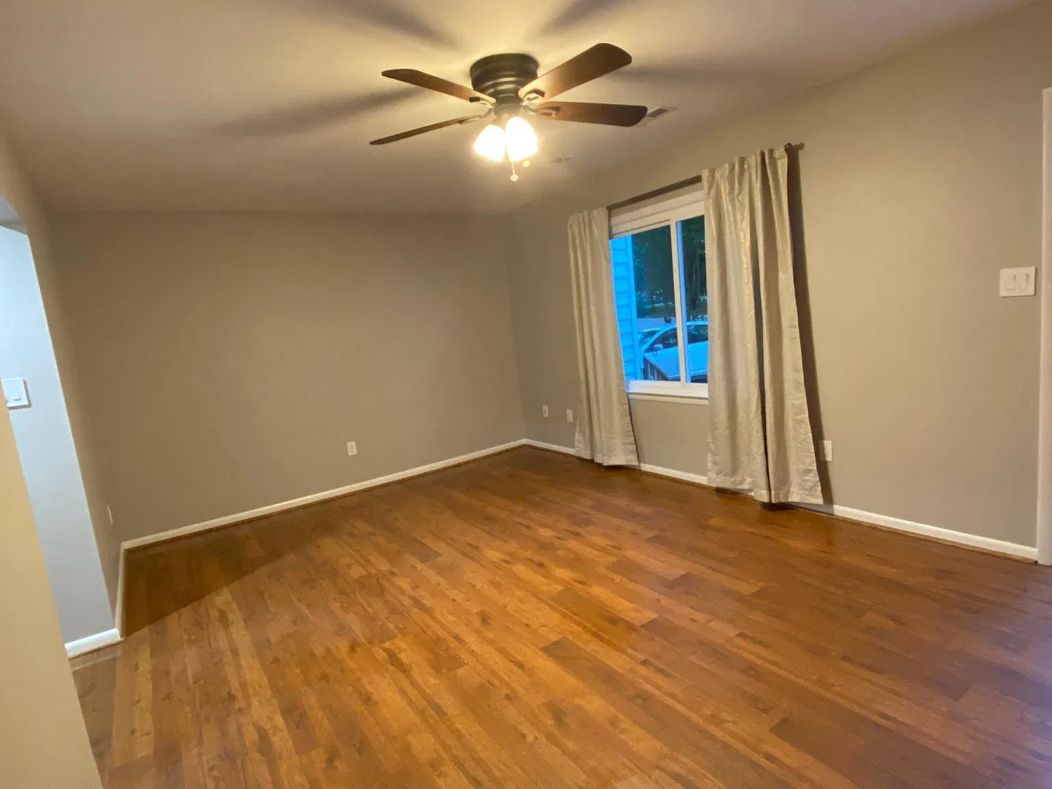 106 Albemarle Dr — Photo 2