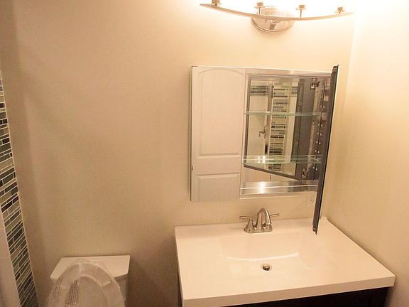 Bathroom vanity