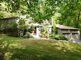 24 Stephen Smith Dr, Putnam Valley, NY 10579
