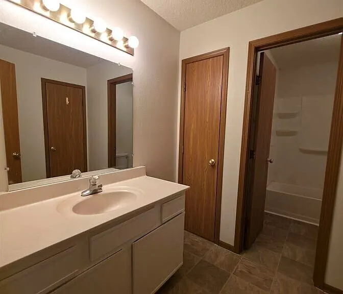 2111 Highridge Dr #D — Photo 10