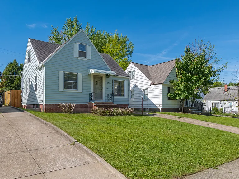 18214 Lewis Dr — Photo 5