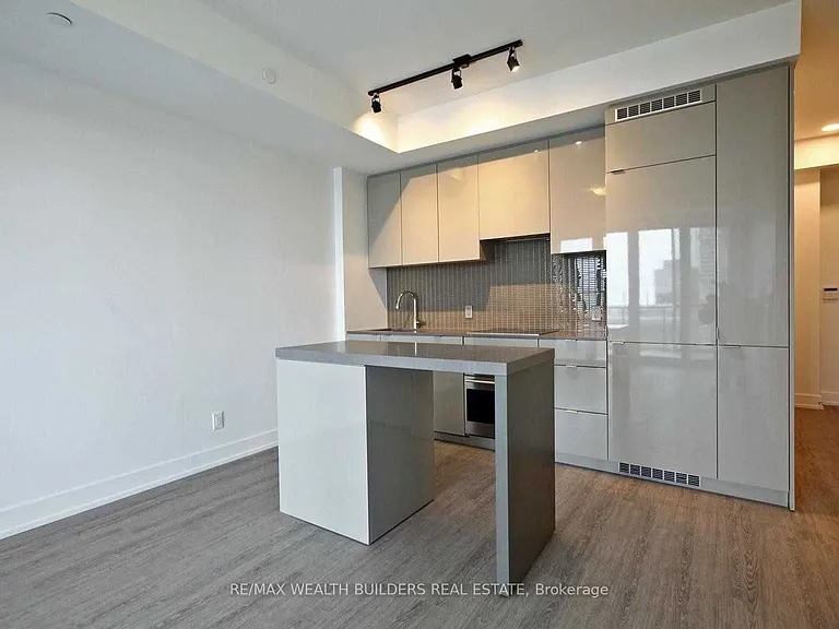 7 Grenville St #2609 — Photo 12