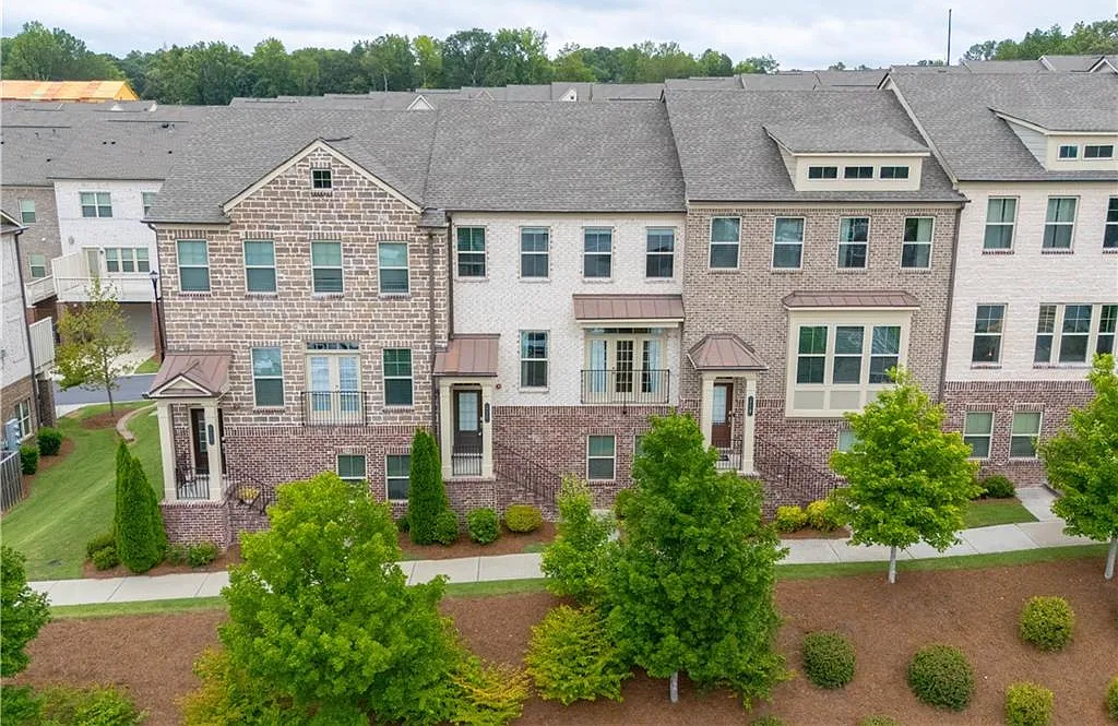 3 bed, 3.5 bath, 2256 sqft, $2,900 — Photo 4