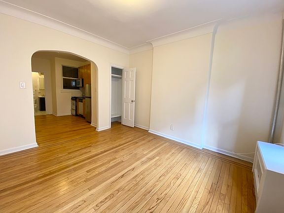 3rd image of 1606 1st Ave APT 3C