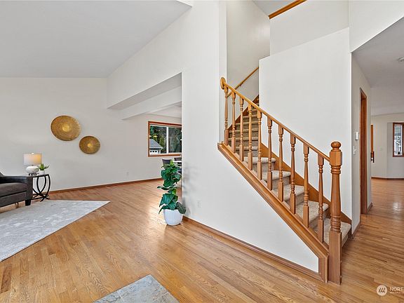 3rd image of 30521 Selleck Place