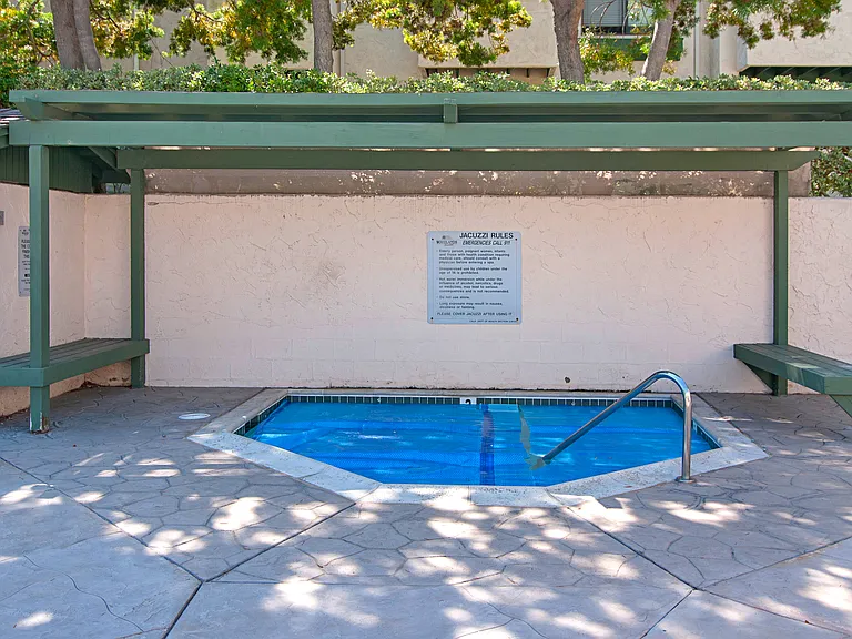 8746 Villa La Jolla Dr #53 — Photo 33