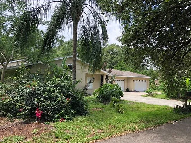 4 bed, 2368 sqft, $2,500 — Photo 2