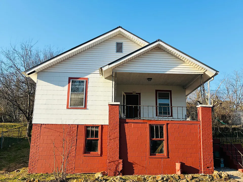 16 Little St
