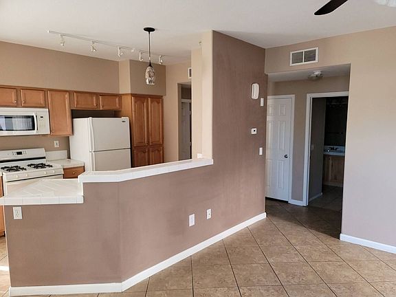 3rd image of 2121 Echo Bay St Unit 102