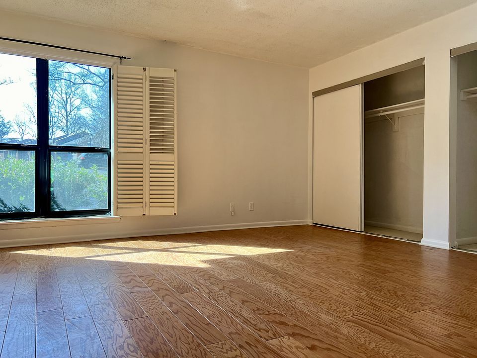 1st floor bedroom