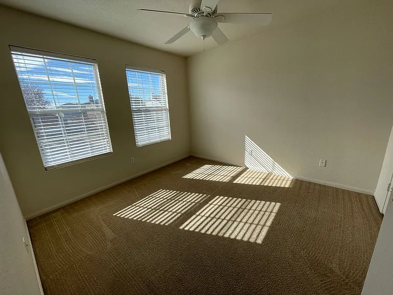 3407 Catalina Dr — Photo 30